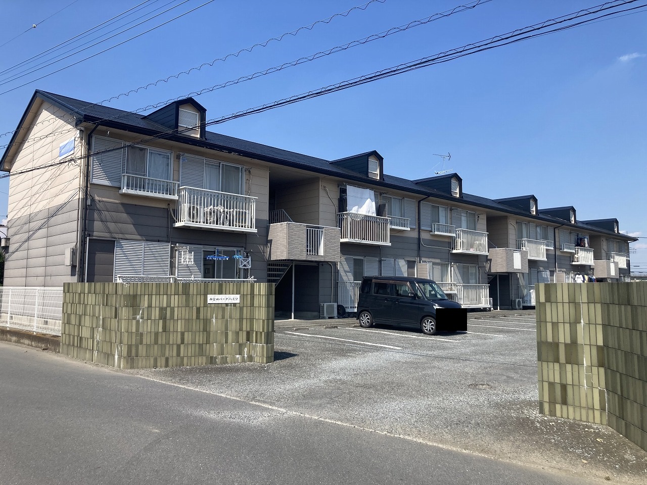 西富田パークハイツAの建物外観