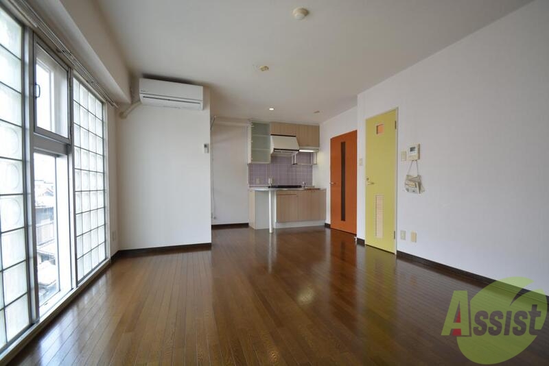 居室・リビング　あかるい洋室で朝も気持ちよく目覚めれます