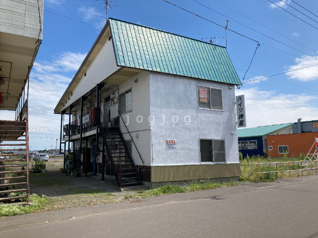 ハイツ神居の建物外観