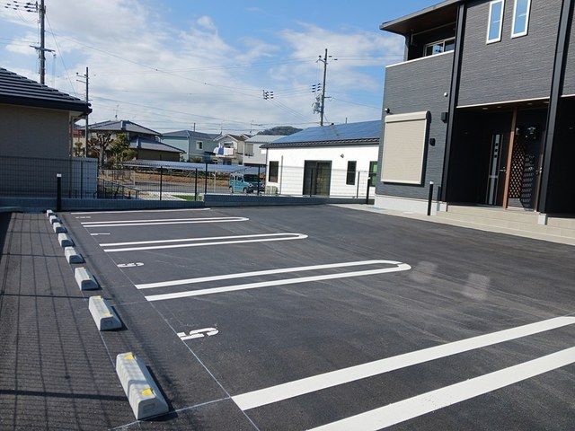 【木津川市加茂町里のアパートの駐車場】