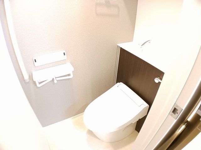 【木津川市加茂町里のアパートのトイレ】