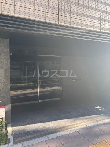 【世田谷区上馬のマンションのエントランス】