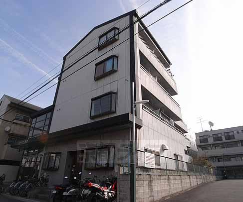 京都市伏見区深草西浦町７丁目のマンションの建物外観