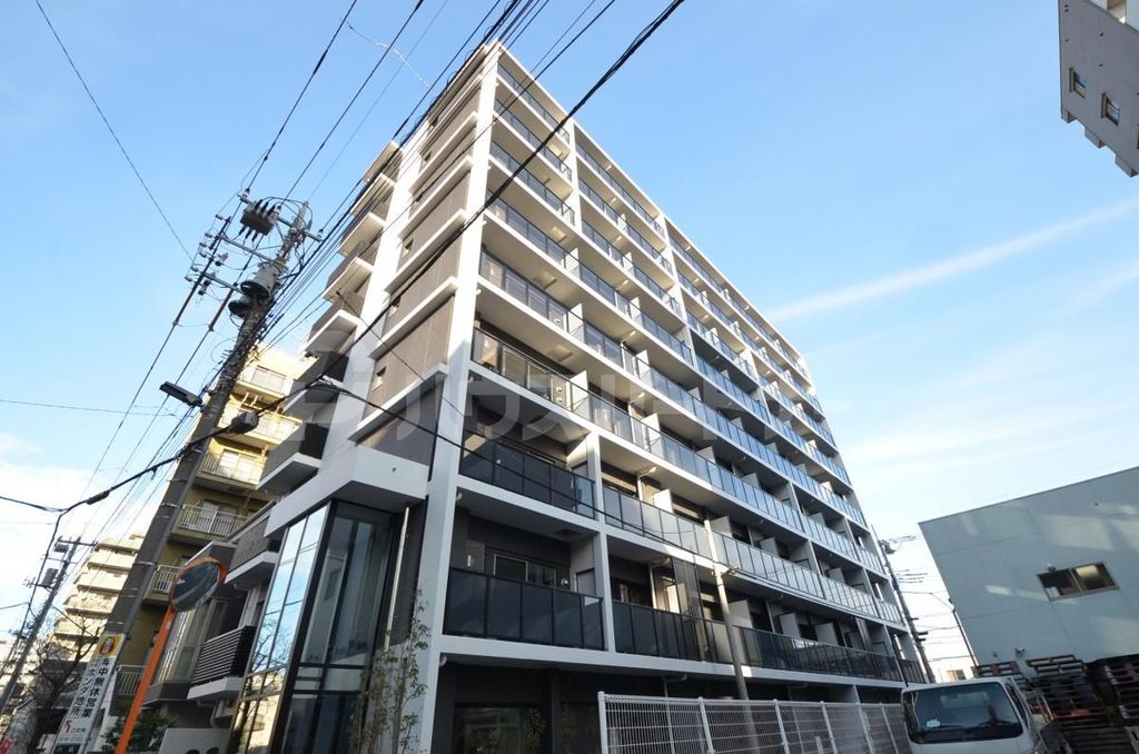 【墨田区八広のマンションの建物外観】