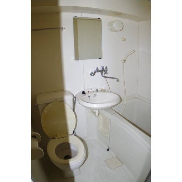 洗面設備　コンパクトで使いやすい洗面所