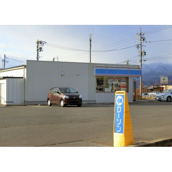 コンビニ　ローソン中野運動公園前店（コンビニ）まで439m