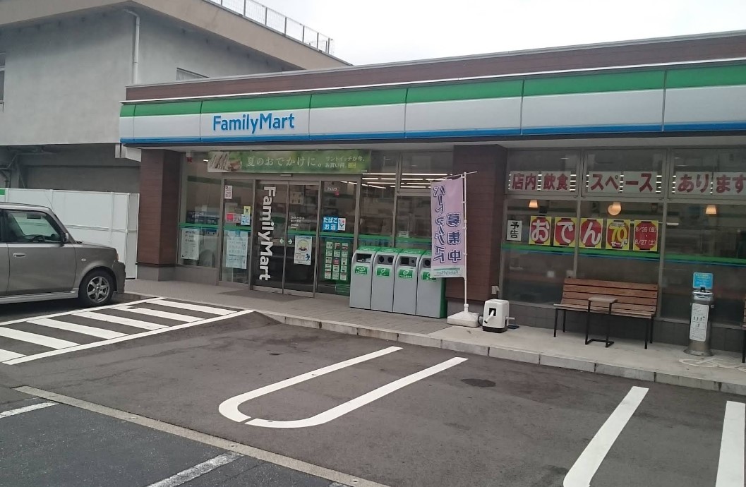 コンビニ　ファミリーマート富山大町店（コンビニ）まで644m
