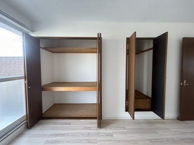 洗面設備　綺麗な洗面化粧台です。