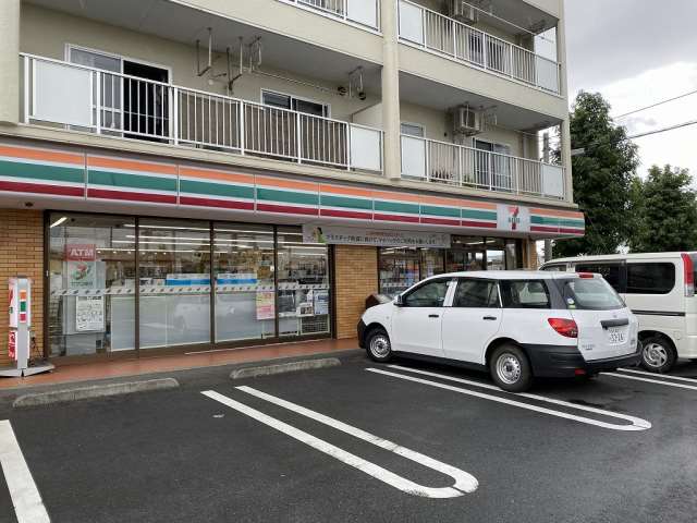 コンビニ　セブンイレブン（コンビニ）まで495m