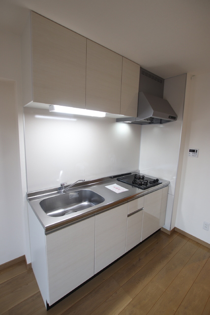 キッチン　★吊戸棚があり収納豊富なキッチン★