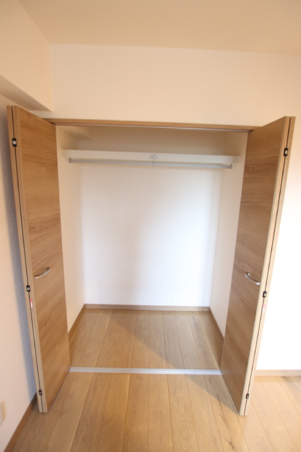 収納　★ハンガーパイプ付きのクローゼット★