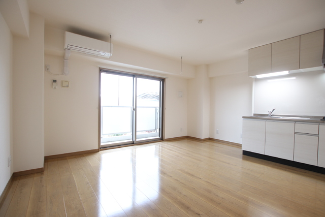 居室・リビング　★【ＬＤＫ１２．４帖】★