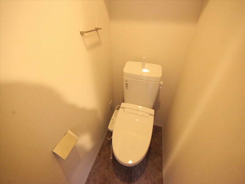 トイレ　温水洗浄便座付トイレ