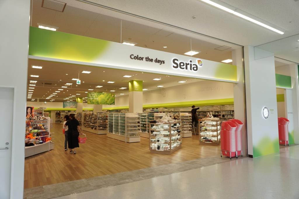 スーパー　Seria(セリア) ジャパンミート越谷店（スーパー）まで726m