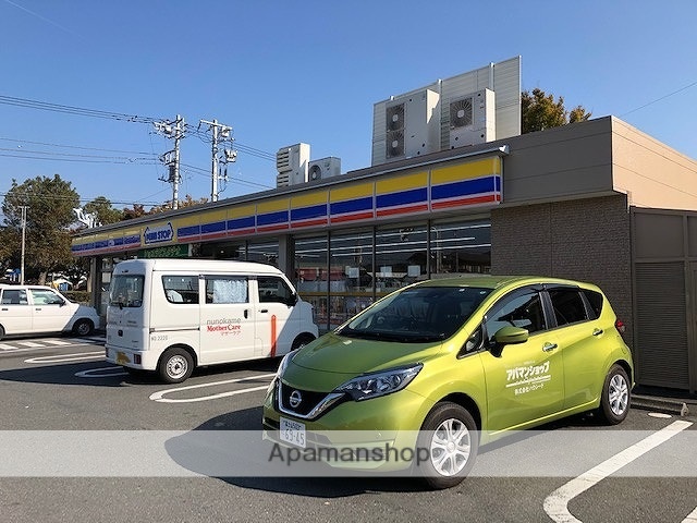 コンビニ　ミニストップ（コンビニ）まで704m