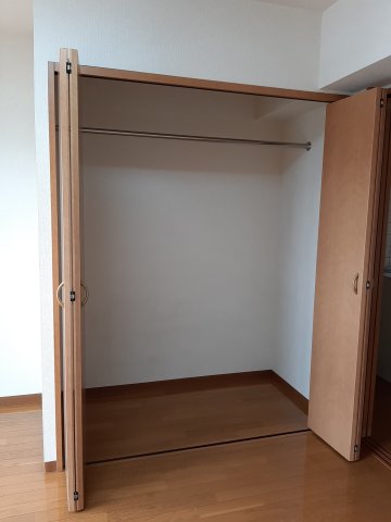 収納　6階別室の参考写真です。現況を優先します。(603)