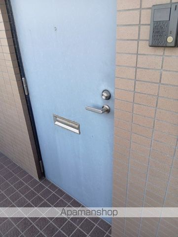 Wajima小雑賀マンションの玄関写真