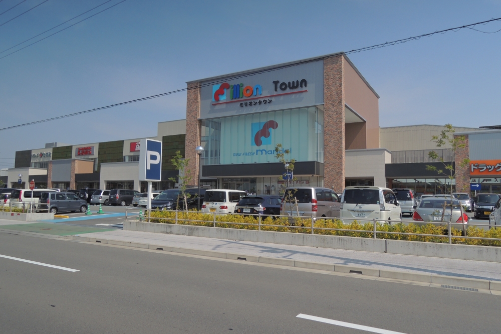 ホームセンター　ミリオンタウン伊丹荒牧（ホームセンター）まで1208m