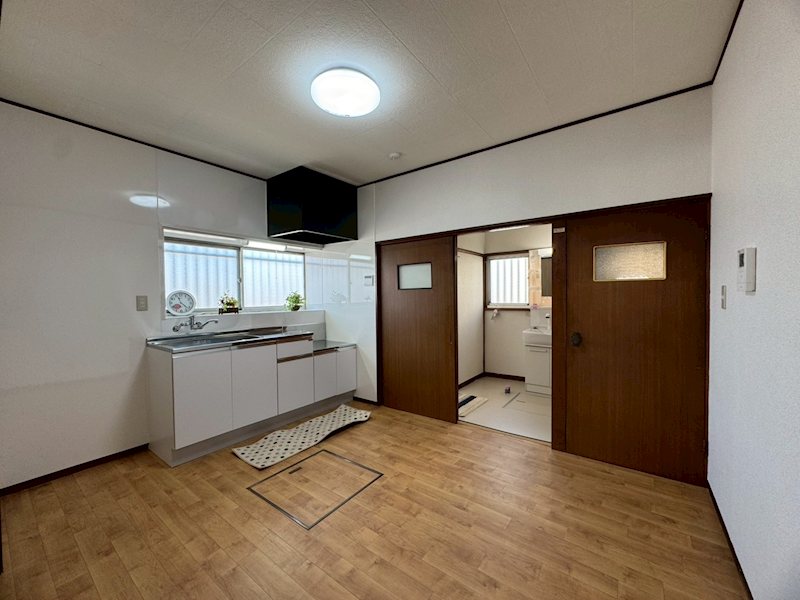 居室・リビング　ダイニングキッチン約6帖