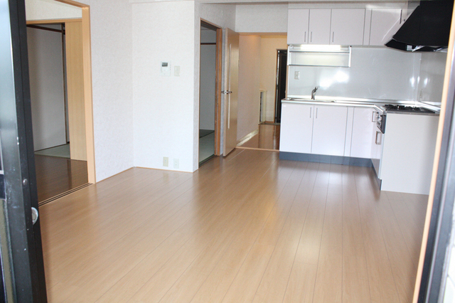 居室・リビング　爽やかな日差しが降り注ぎます。