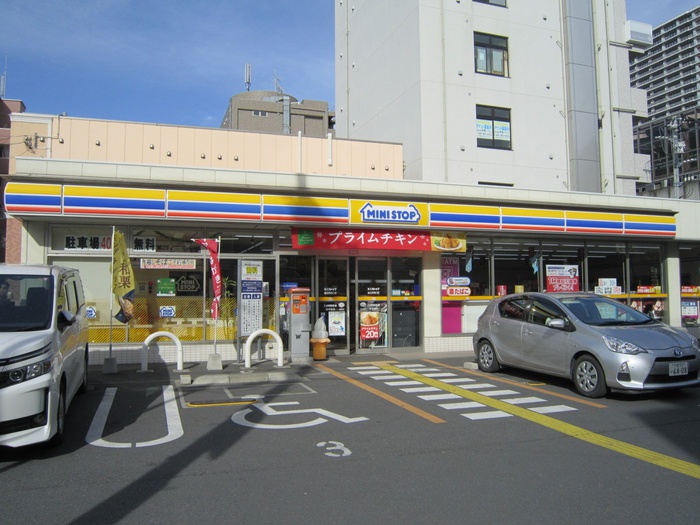 コンビニ　ミニストップ（コンビニ）まで300m