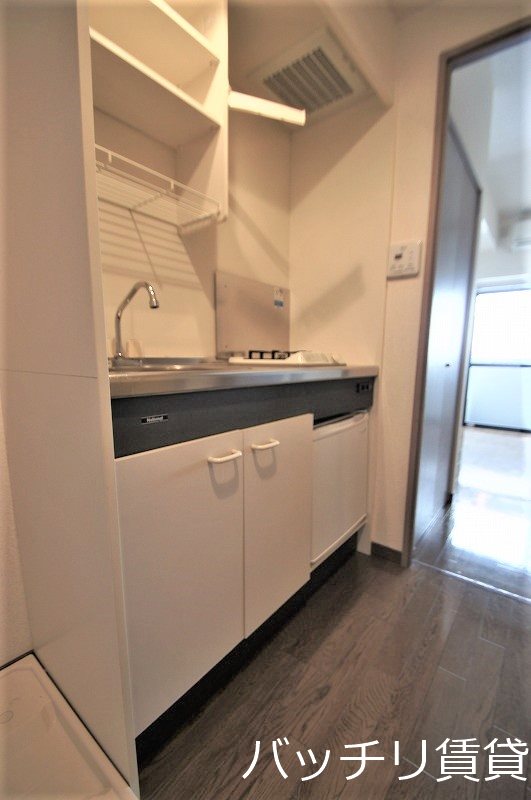キッチン　画像は別号室タイプの為、現状を優先致します。