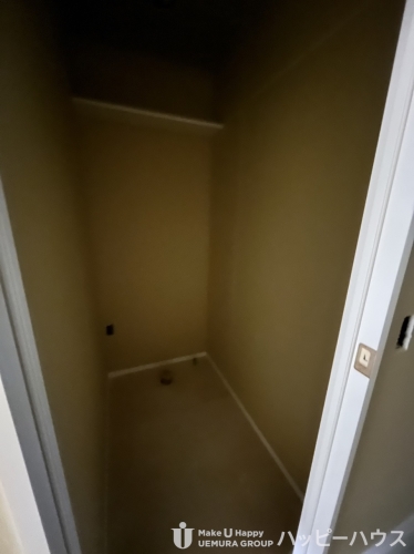 トイレ　工事中（２０２３年２月３日時点）の１０２号の写真です。内装・