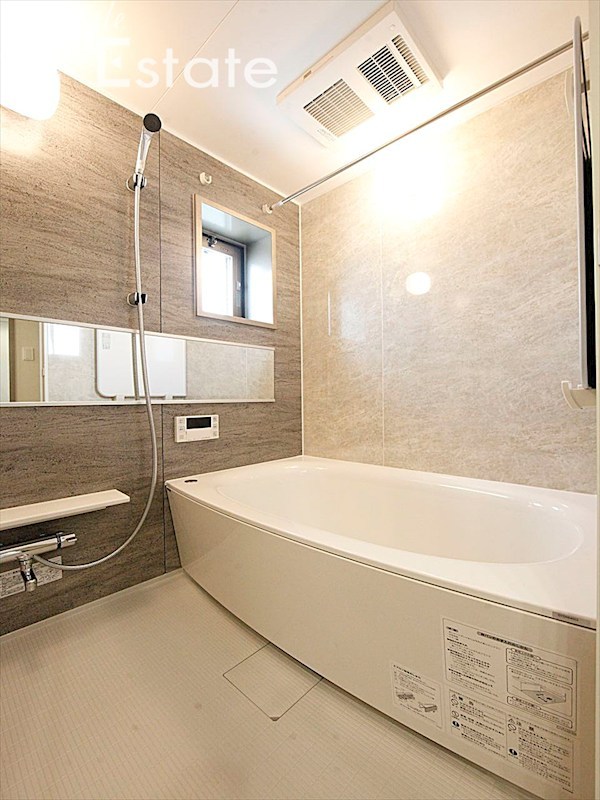 バス・シャワールーム　バスルーム