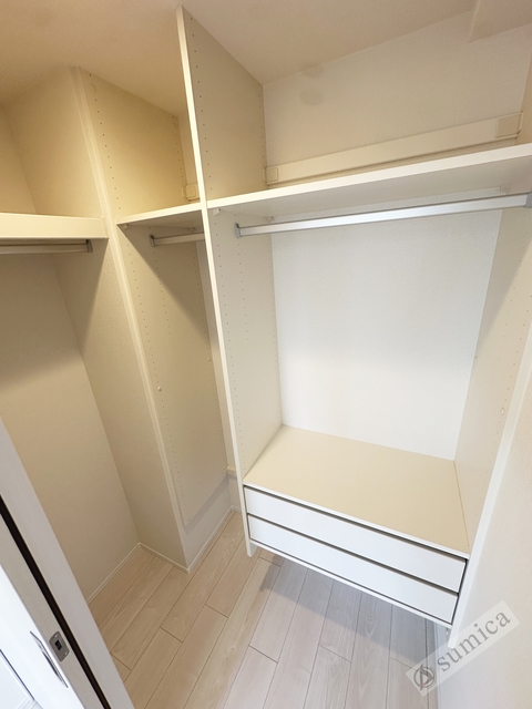 収納　ウォークインクローゼットにたっぷり収納♪