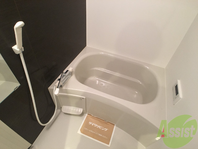 バス・シャワールーム　バスルームはこちらです。一日の疲れをここで癒して下さい。