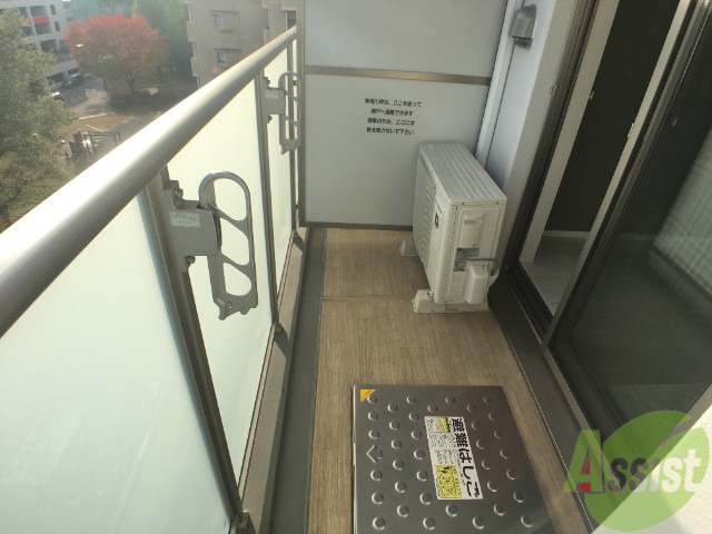 バルコニー　バルコニーがあるので洗濯物は外に干せそうですね～