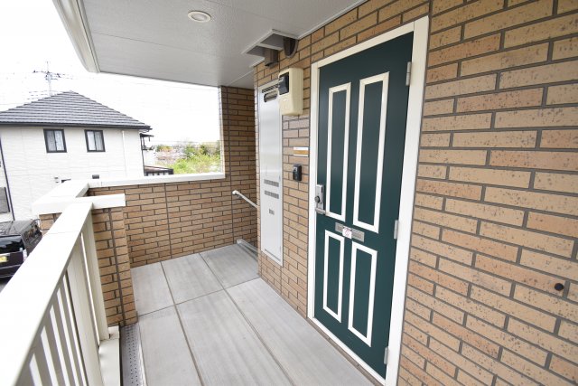 エントランス　ヴィラフォレスタB