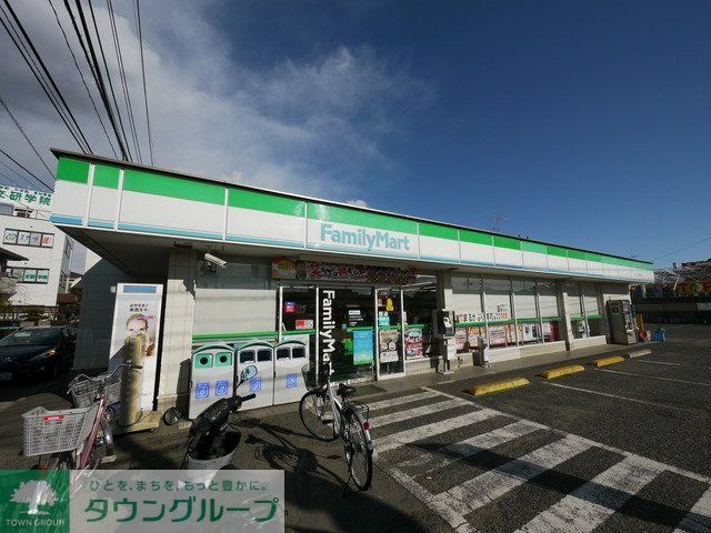 コンビニ　コンビニ（コンビニ）まで755m