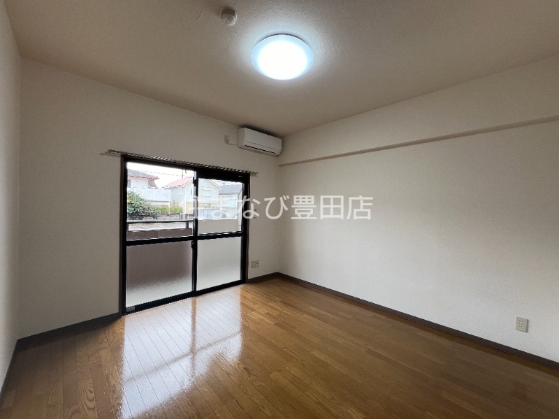 居室・リビング　同型別部屋写真