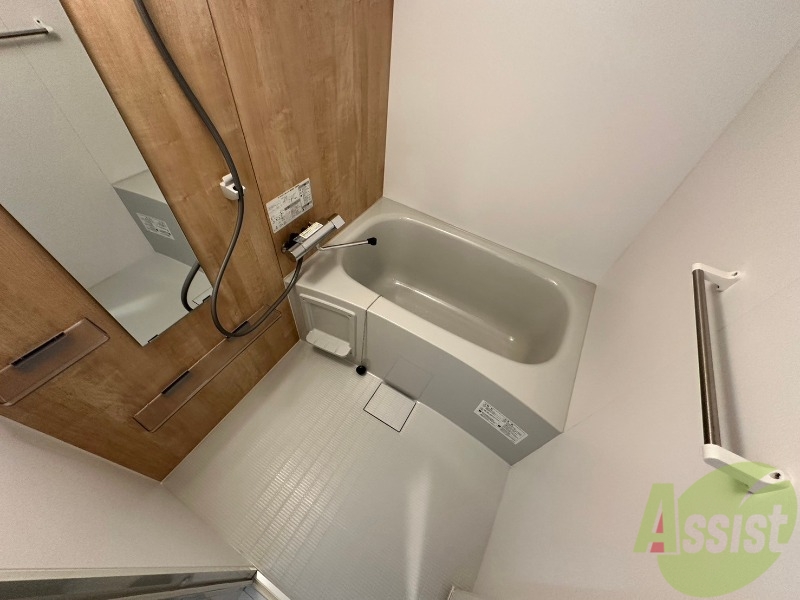 バス・シャワールーム　お風呂になります。一日の疲れを癒してくださいね。