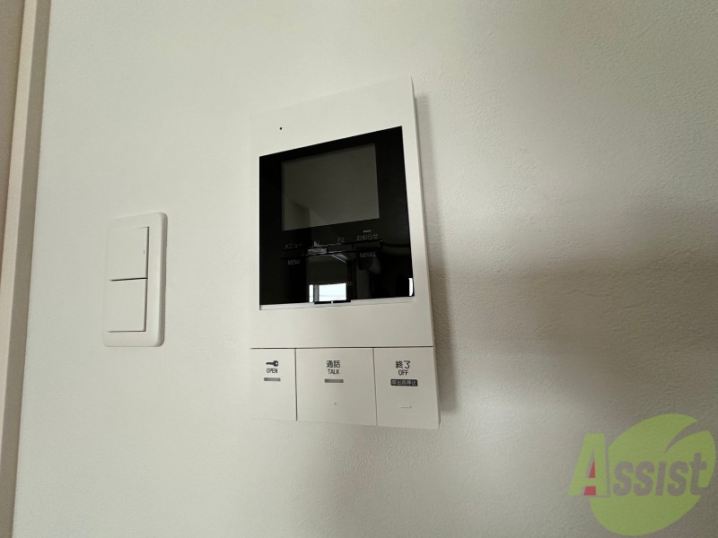 セキュリティ　ＴＶモニター付インターホンです。来客者の顔が見えるので安心！