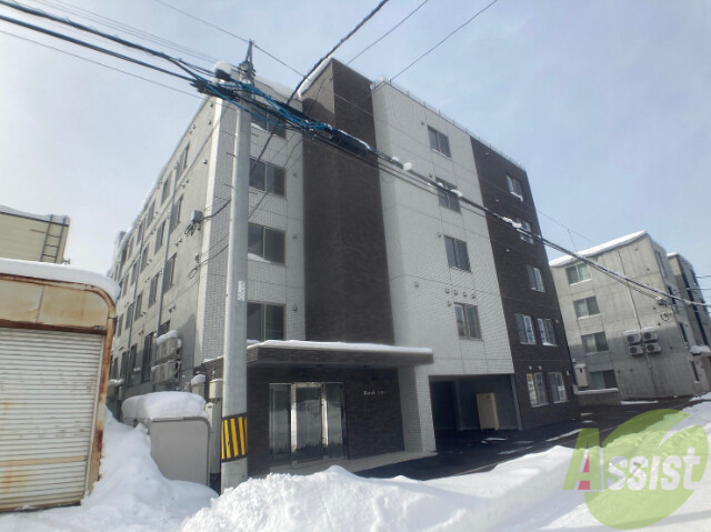 建物外観　札幌市西区二十四軒一条「Ｒｏｙａｌｅ二十四軒」