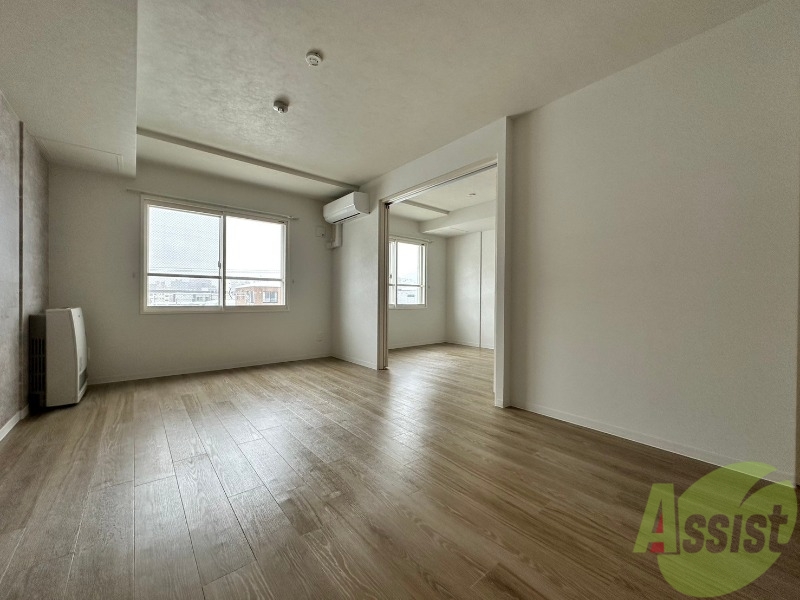 居室・リビング　広々としたリビングですね。使い勝手がよさそうですね！