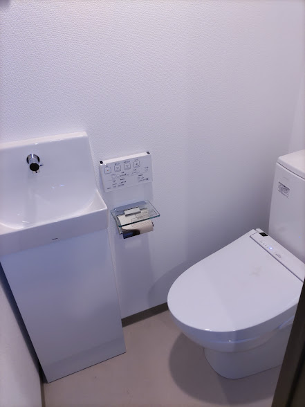 トイレ　同タイプの参考写真です。