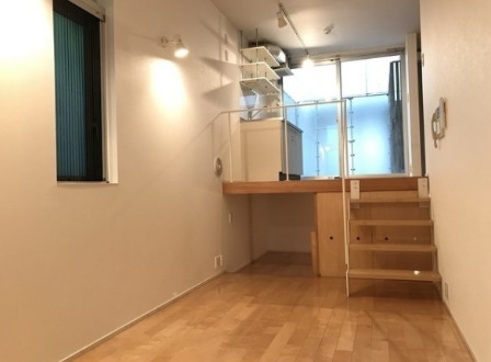 居室・リビング　同マンション別部屋参照。