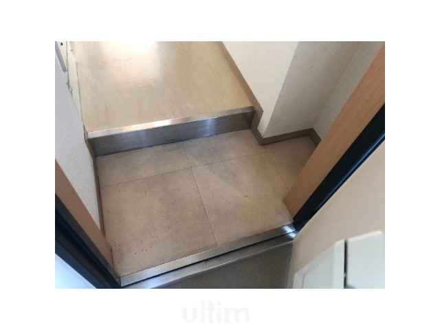 玄関　※他のお部屋です、ご参考までに