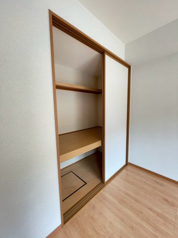 収納　※別号室写真、現況優先