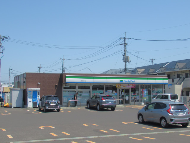 コンビニ　ファミリーマート南福島北店（コンビニ）まで700m