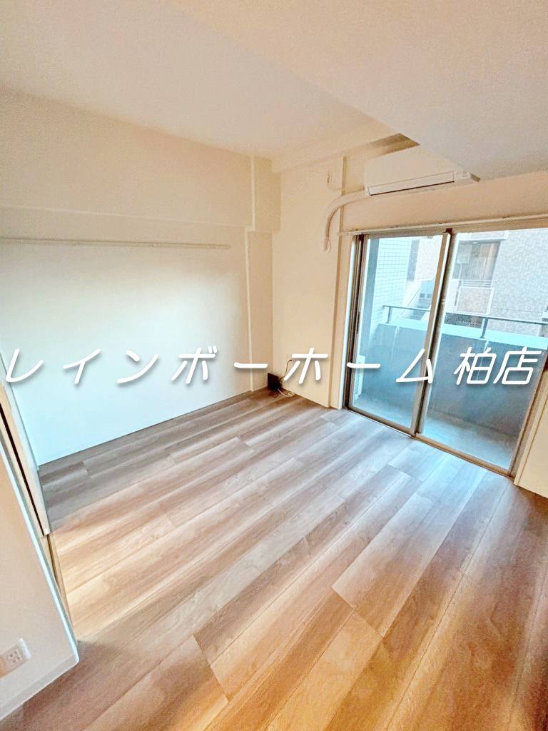 居室・リビング　居間です