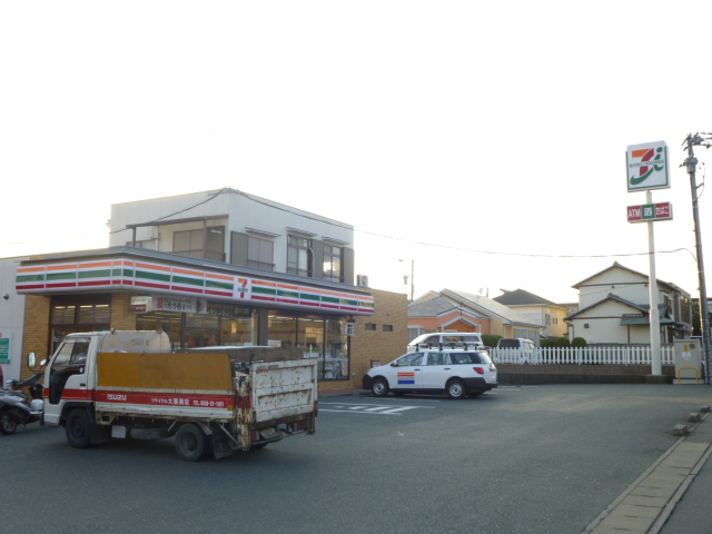 コンビニ　セブンイレブン 磐田富丘店（コンビニ）まで984m