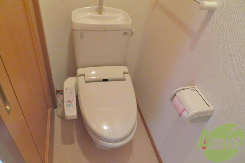 トイレ　トイレは温水洗浄付き。これだけは外せません。