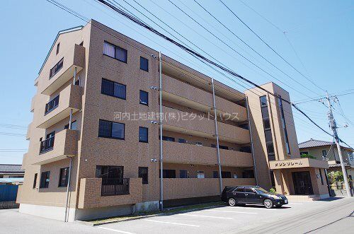 建物外観　メゾンソレール