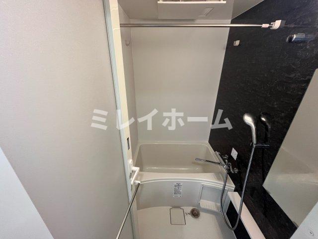 バス・シャワールーム　同建物内、別のお部屋の参考写真になります。