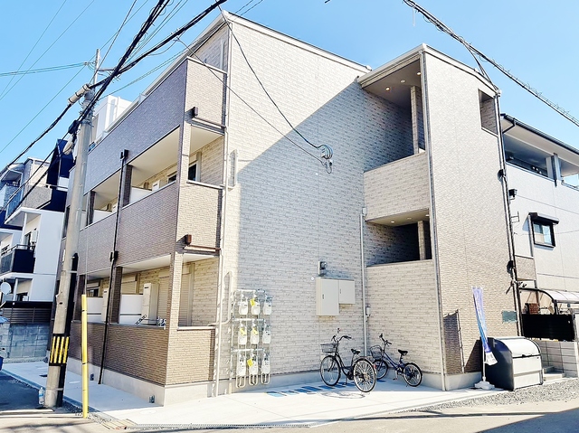 建物外観　閑静な住宅地のアパート