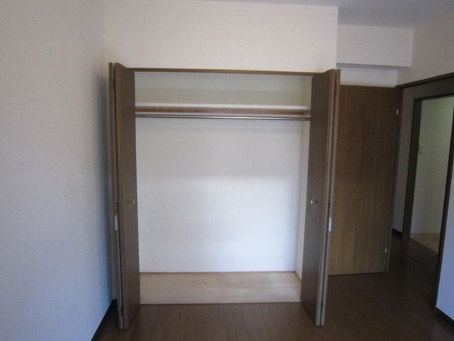 その他設備　収納クローゼット（参考）